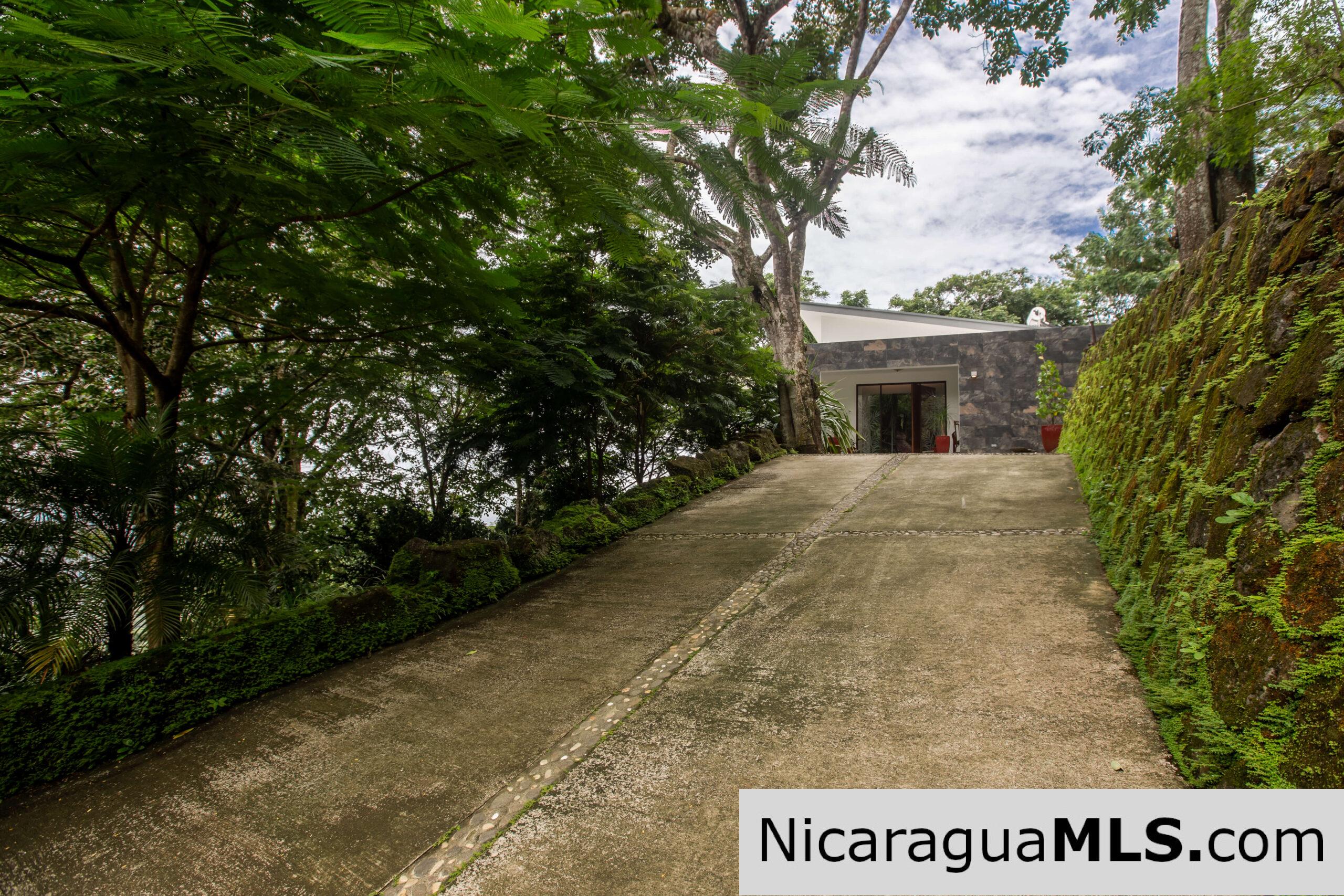 4 Bedrooms house, Mona Gaia in Mombacho, Granada.