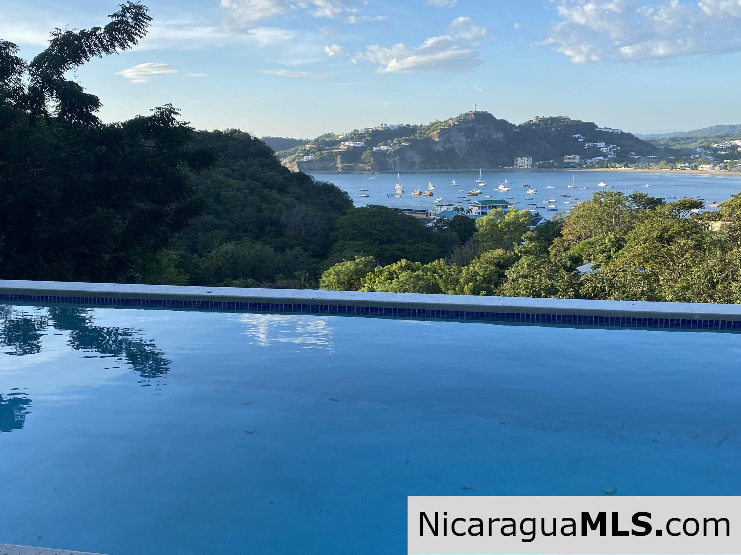 Elegant living with SJDS whitewater bay views - just completed!