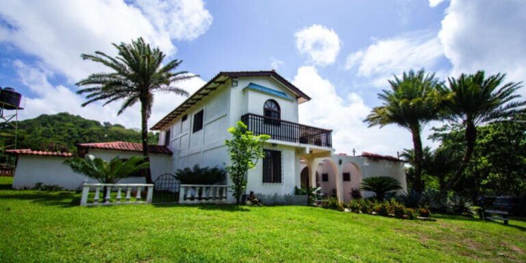 Unveiling Finca Conuco: Majestic Views and a Price That’s Right!