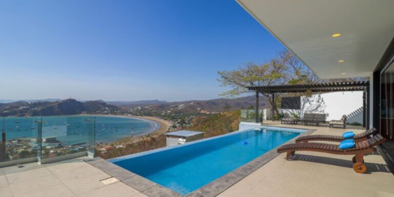Luxurious Dream Home Alert: Casa Santa Rita with Breathtaking Views!