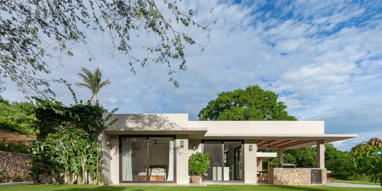 Sustainable Luxury on 1.5 Acres Awaits: Casa Grillo in Big Sky Ranch - Image 2