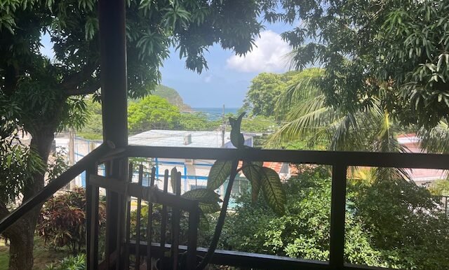 Center Bay Ocean View Hardwood House in San Juan del Sur - Image 2