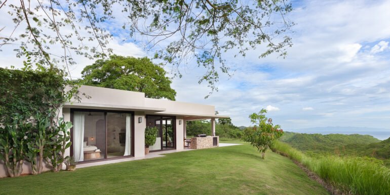 Sustainable Luxury on 1.5 Acres Awaits: Casa Grillo in Big Sky Ranch - Image 3