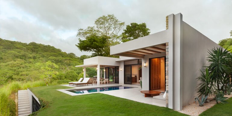 Sustainable Luxury on 1.5 Acres Awaits: Casa Grillo in Big Sky Ranch - Image 4