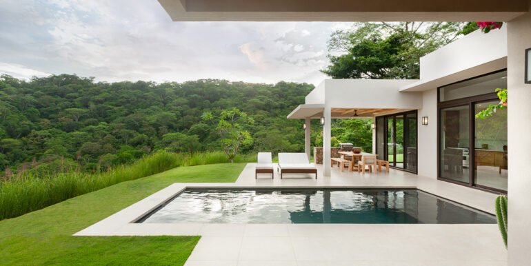 Sustainable Luxury on 1.5 Acres Awaits: Casa Grillo in Big Sky Ranch - Image 5