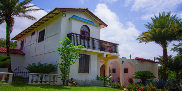 Finca Conuco: A 243 acres Tranquil Hacienda with Majestic Views - Image 5