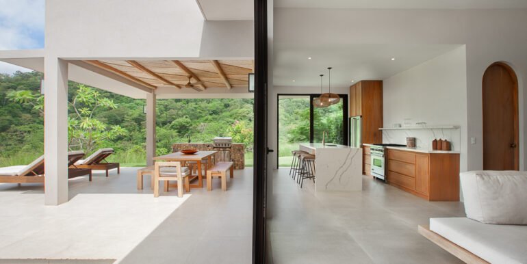 Sustainable Luxury on 1.5 Acres Awaits: Casa Grillo in Big Sky Ranch - Image 11