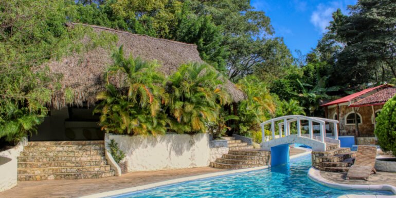 Jungle Cool, 4km to the Beach, but mere steps to Pool - Image 11
