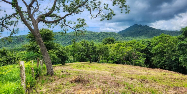 Double Lot, Half Price Ocean & Mountain Views - Image 11