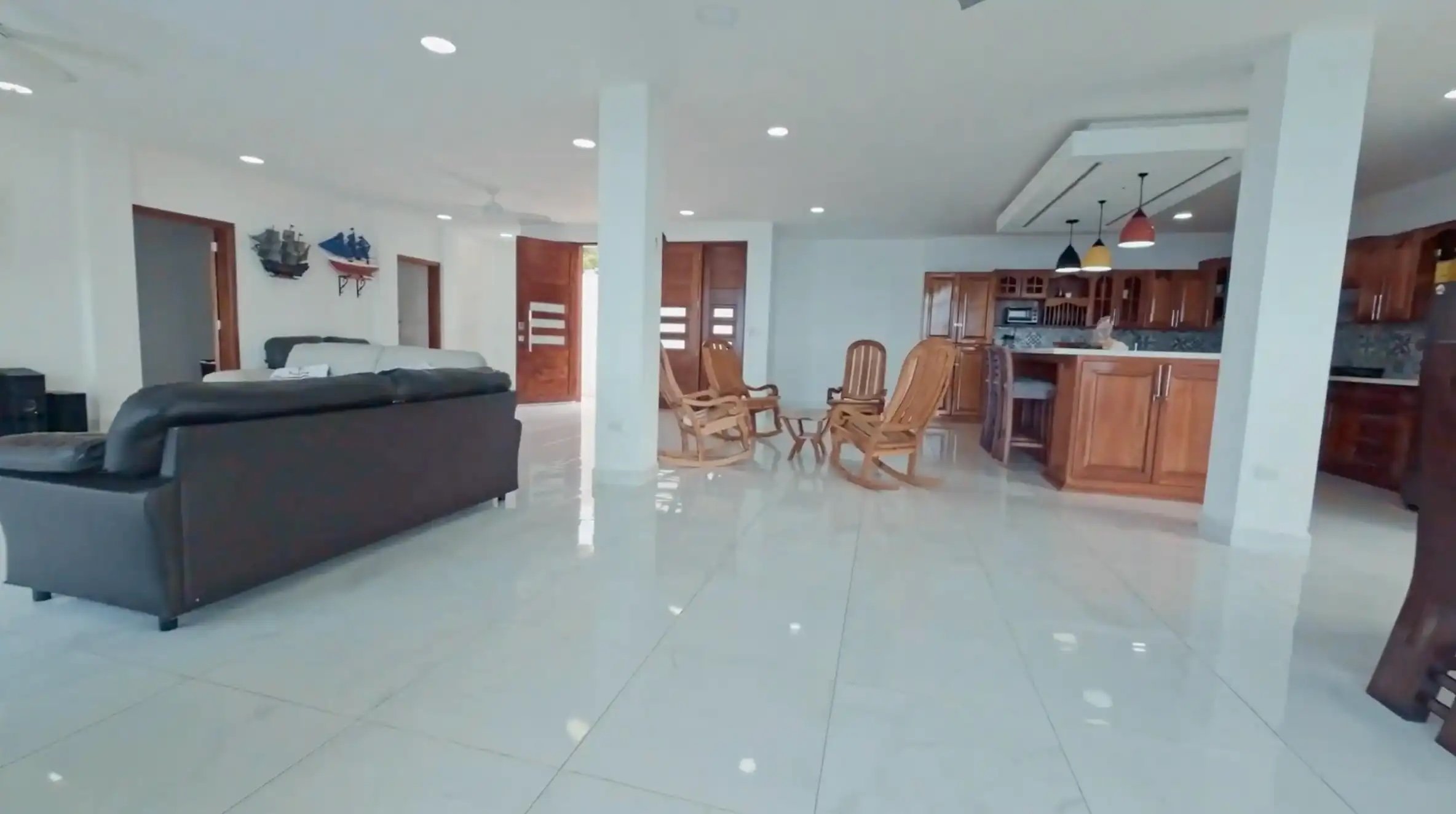 Casa Blanca - Image 3