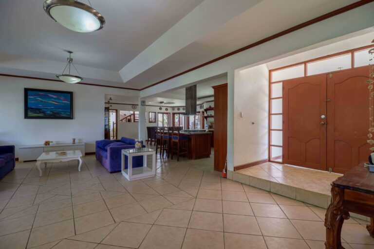 Price Drop Alert: Casa Los Sueños in La Talanguera Awaits You!
