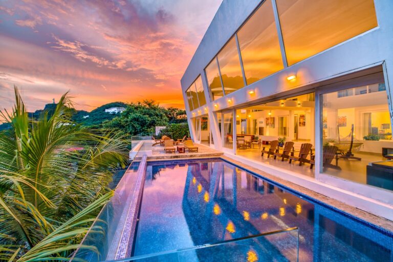 Price Reduced! Luxury Oceanview Paradise Awaits You at Casa Alegoria