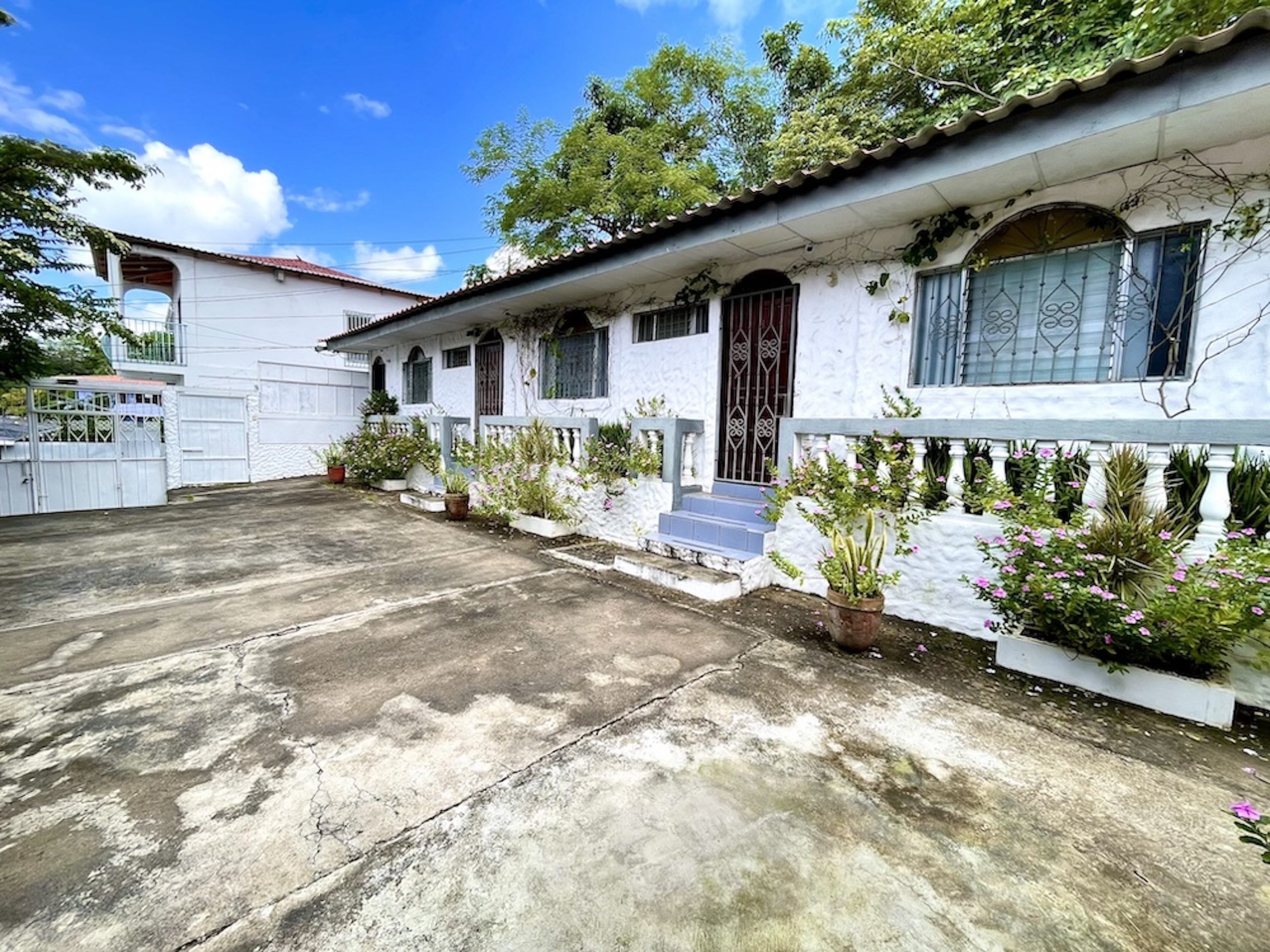 Multi-Unit Commercial Property in San Juan Del Sur, Nicaragua - Image 4