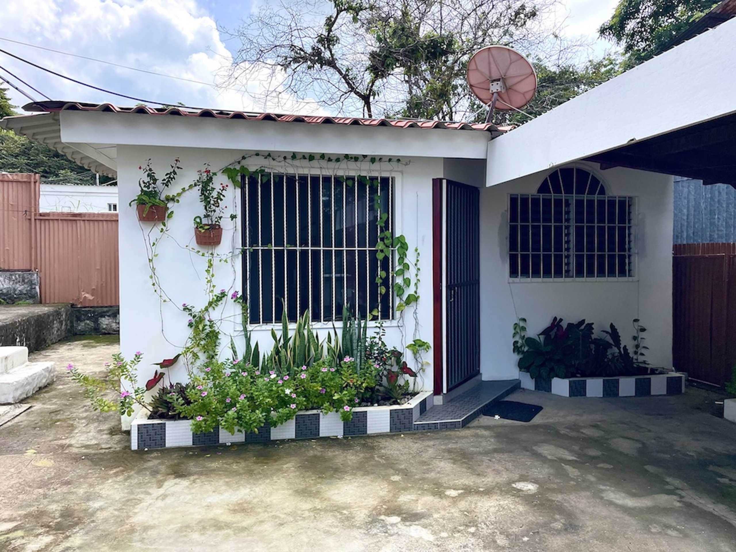 Multi-Unit Commercial Property in San Juan Del Sur, Nicaragua - Image 5