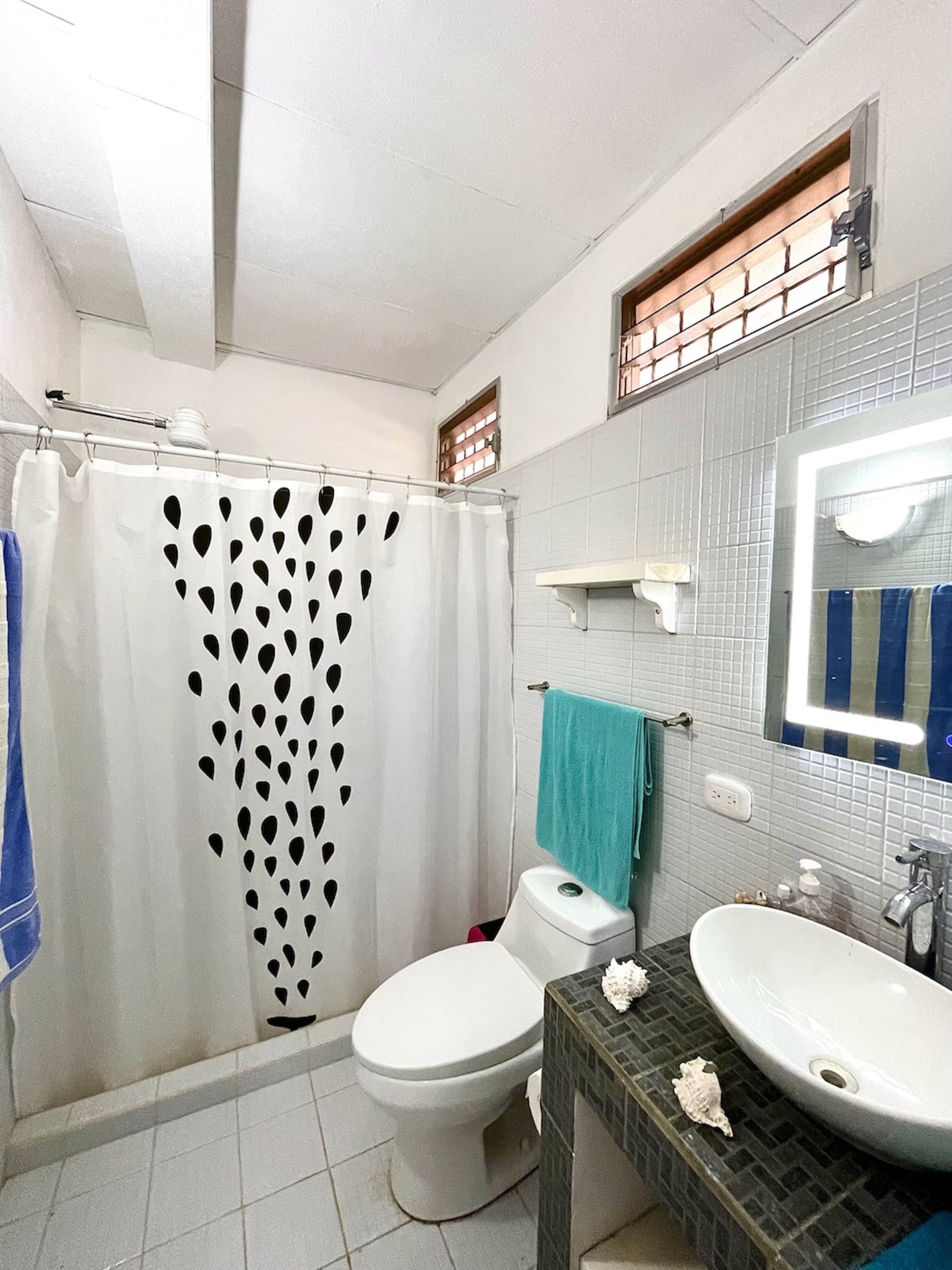Multi-Unit Commercial Property in San Juan Del Sur, Nicaragua - Image 9