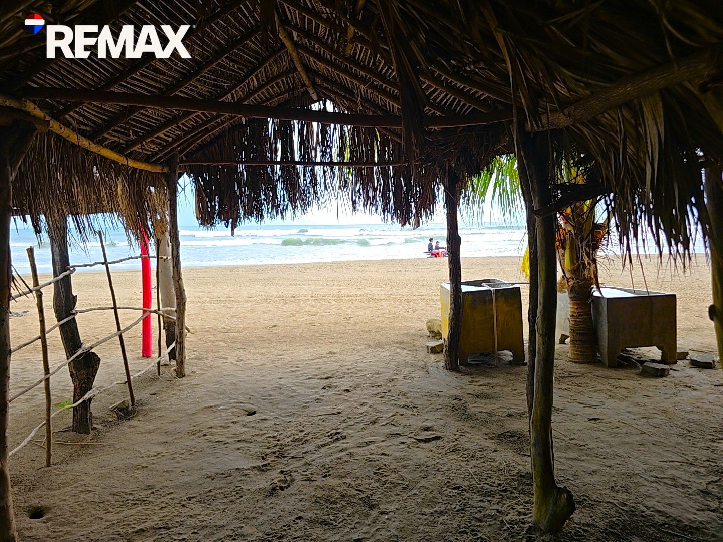 🌴Beachfront Bar & Restaurant + Titled Lot🌴 - Image 3