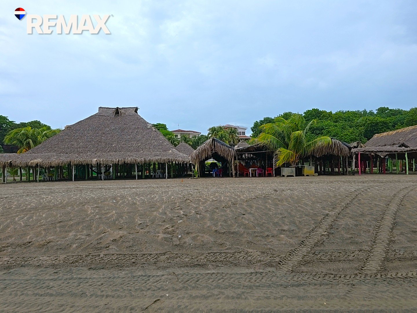 🌴Beachfront Bar & Restaurant + Titled Lot🌴 - Image 26