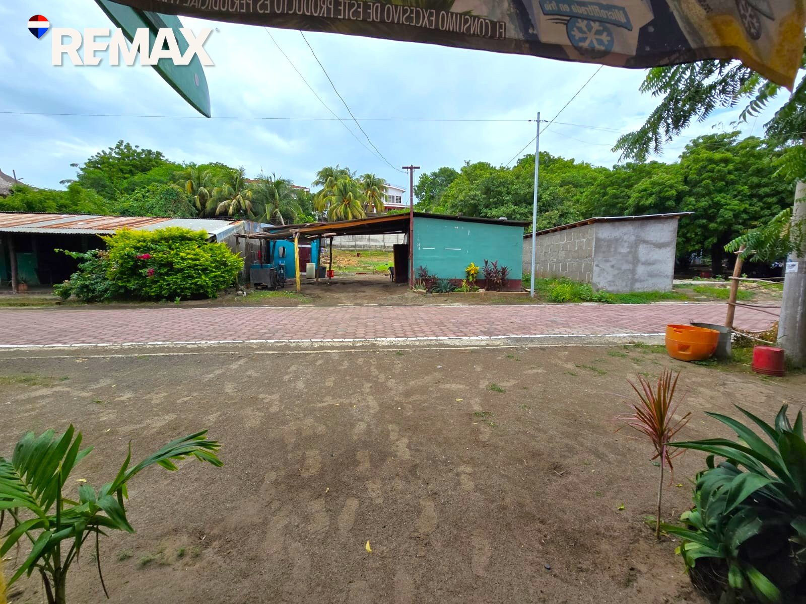 🌴Beachfront Bar & Restaurant + Titled Lot🌴 - Image 8