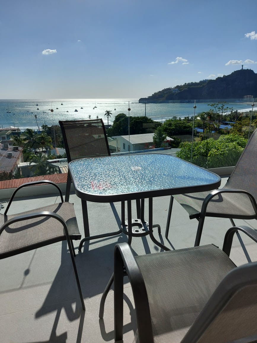 Center Bay 2BD upscale condo with 180 degree water views - Image 2