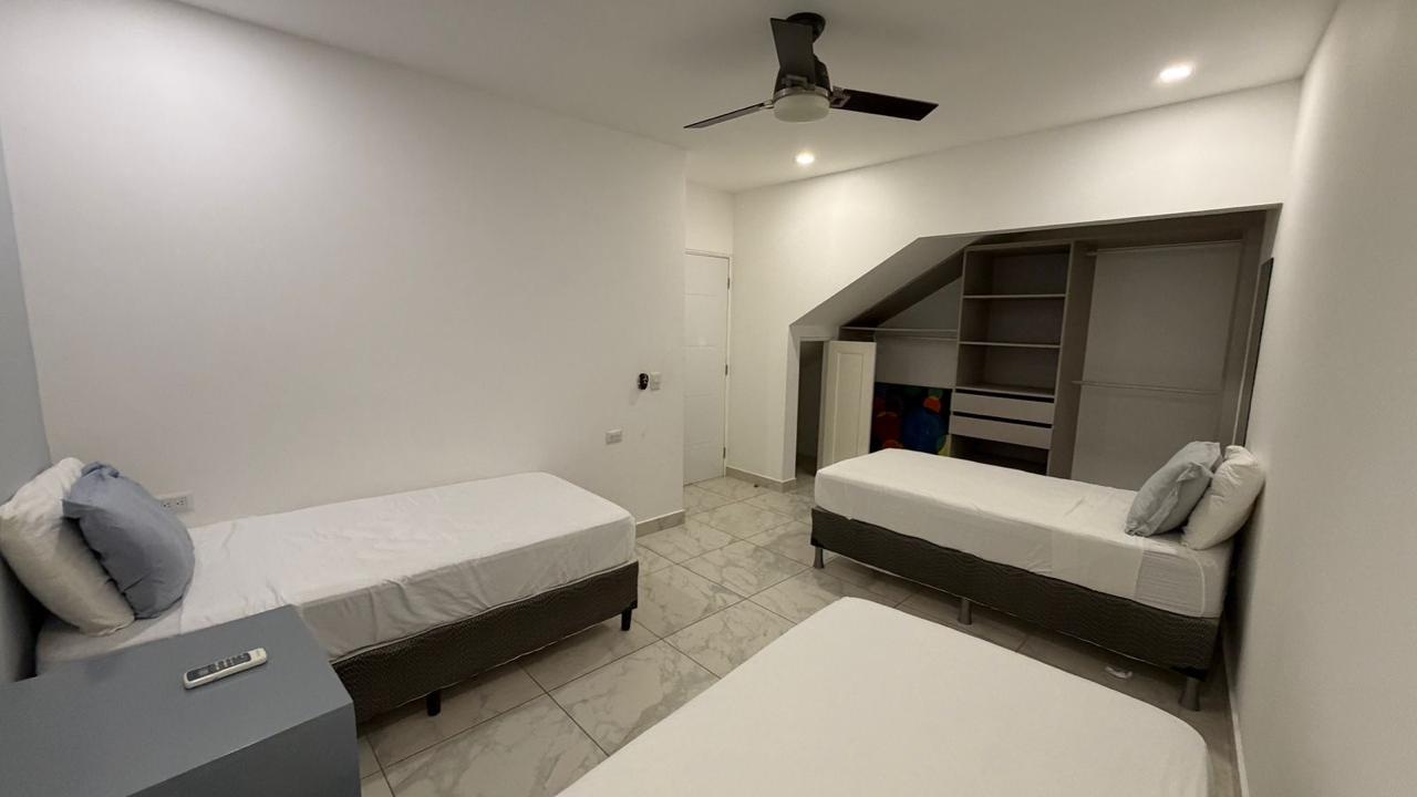 Center Bay 2BD upscale condo with 180 degree water views - Image 22