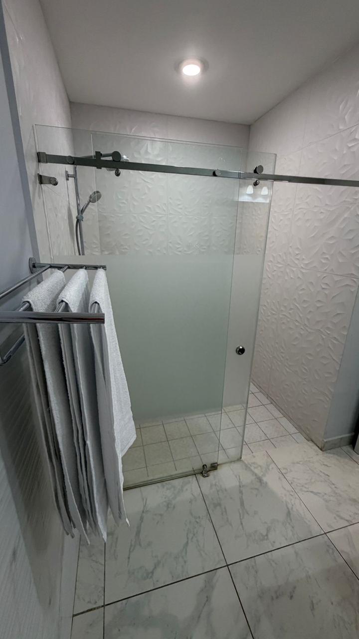Center Bay 2BD upscale condo with 180 degree water views - Image 19