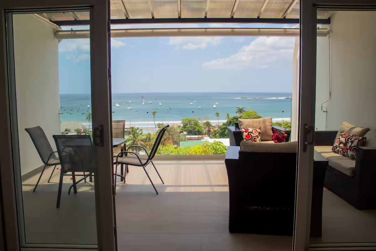 Center Bay 2BD upscale condo with 180 degree water views - Image 4
