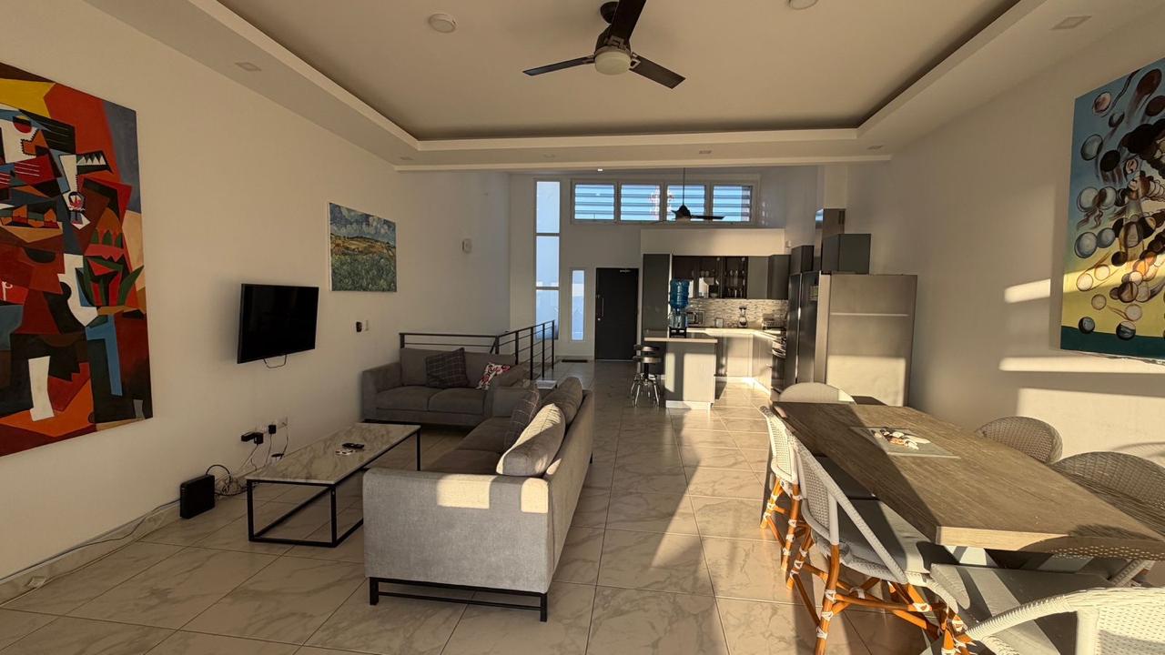 Center Bay 2BD upscale condo with 180 degree water views - Image 9