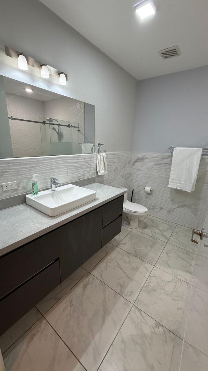 Center Bay 2BD upscale condo with 180 degree water views - Image 18