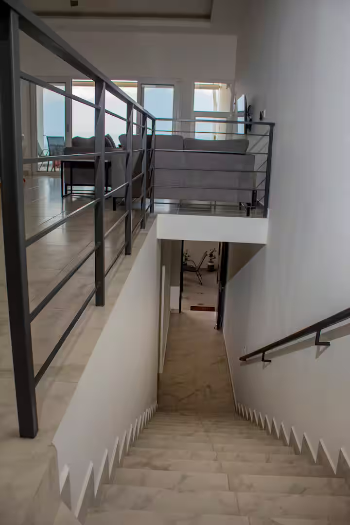 Center Bay 2BD upscale condo with 180 degree water views - Image 7