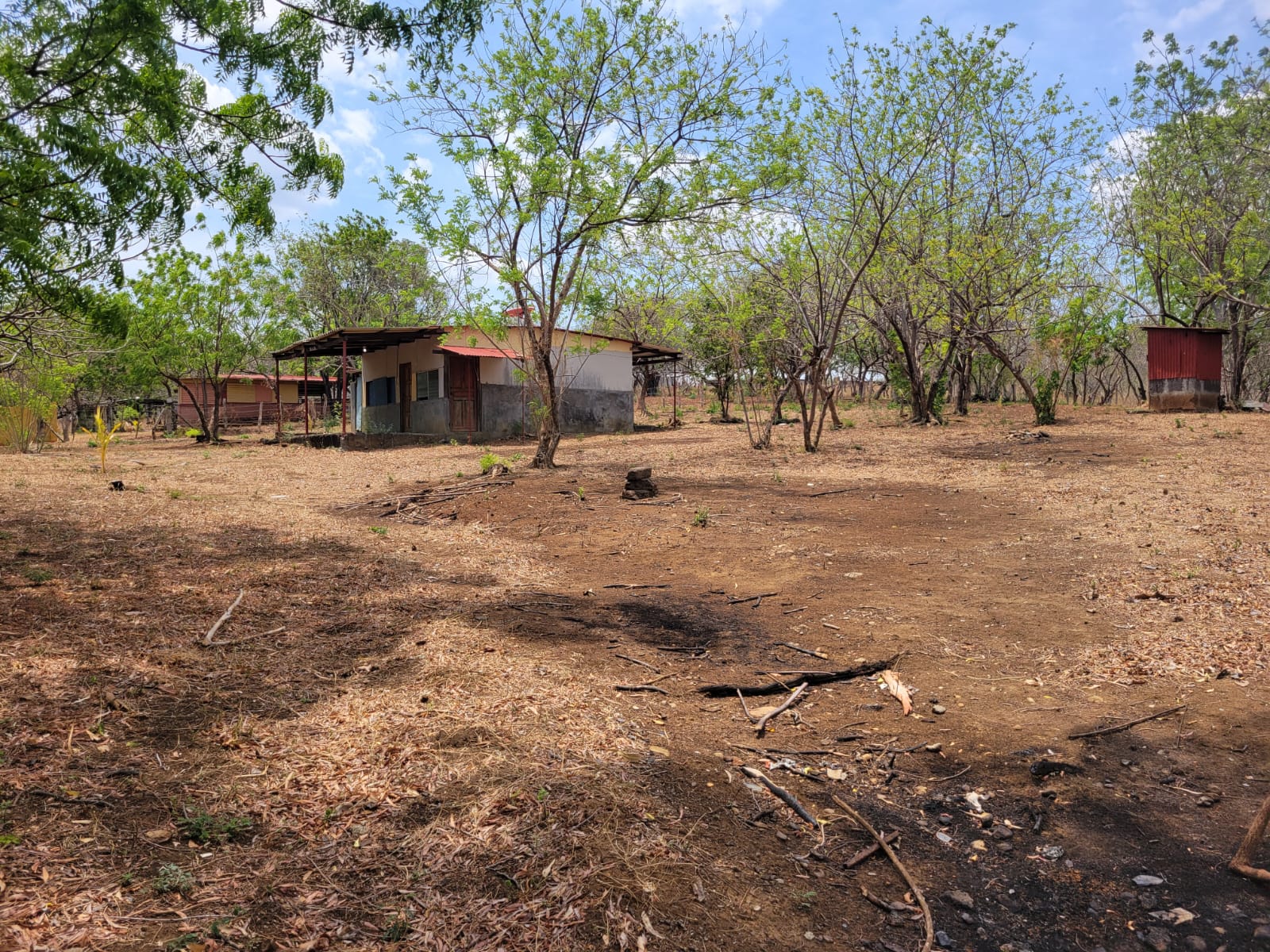 Large property center of town - Image 10